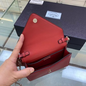 Prada Большой треугольный клапан Модель № 1BH189 Новый цвет Новы