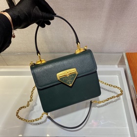 Prada маленькая сумка на цепочке Новая коллекция осень-зима Арти