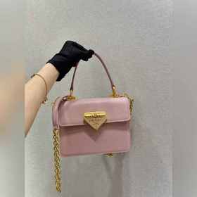Prada маленькая сумка на цепочке Новая коллекция осень-зима Арти