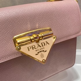 Prada маленькая сумка на цепочке Новая коллекция осень-зима Арти