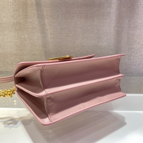 Prada маленькая сумка на цепочке Новая коллекция осень-зима Арти