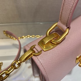 Prada маленькая сумка на цепочке Новая коллекция осень-зима Арти