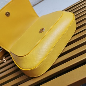 Prada сумка с цепочкой Модель： 1BD275 Изготовлена из импортной к
