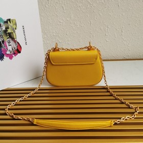 Prada сумка с цепочкой Модель： 1BD275 Изготовлена из импортной к