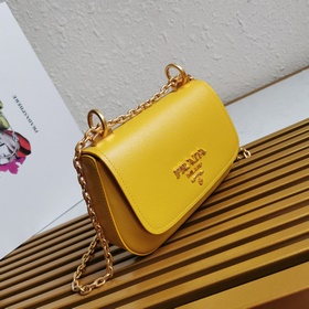Prada сумка с цепочкой Модель： 1BD275 Изготовлена из импортной к