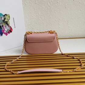Prada сумка с цепочкой Модель： 1BD275 Изготовлена из импортной ко