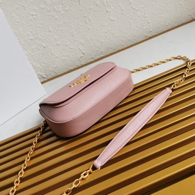 Prada сумка с цепочкой Модель： 1BD275 Изготовлена из импортной ко