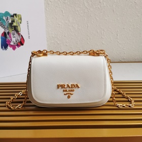 Prada сумка с цепочкой Модель： 1BD275 Изготовлена из импортной ко