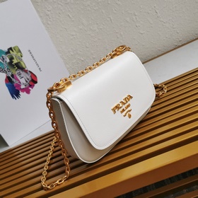 Prada сумка с цепочкой Модель： 1BD275 Изготовлена из импортной ко