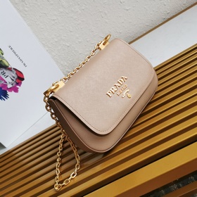 Prada сумка с цепочкой Модель： 1BD275 Изготовлена из импортной ко