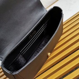 Prada Модель： 1BD275 Изготовлена из импортной кожи Saffiano, с п