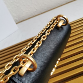 Prada Модель： 1BD275 Изготовлена из импортной кожи Saffiano, с п