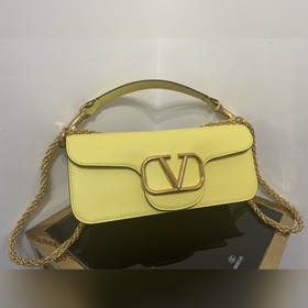 Valentino  Новая сумка Locò из телячьей кожи = Декоративные мета