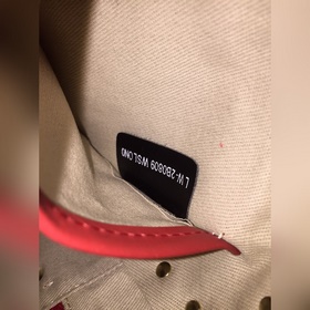 Классическая сумка для фотоаппарата от Valentino. Четкий крой, по