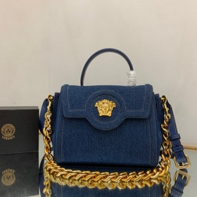 Versace Средний размер, деним Сумка из коллекции весна-лето 2022