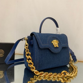 Versace Средний размер, деним Сумка из коллекции весна-лето 2022