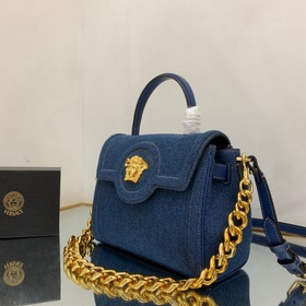 Versace Средний размер, деним Сумка из коллекции весна-лето 2022