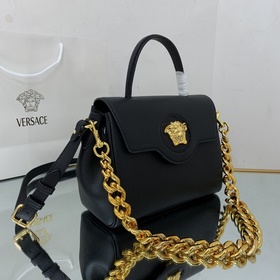 Versace Medusa, средний размер Весенняя и летняя коллекция сумок