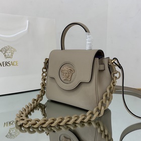 Versace Медуза Vers*ceLaMedusa весенняя и летняя коллекция сумок