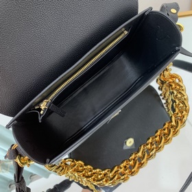 Versace Сумка-тофу Изготовлена в Италииз высококачественной кожи