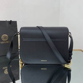 Versace Сумка-тофу Изготовлена в Италииз высококачественной кожи