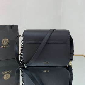 Versace Сумка-тофу Изготовлена в Италииз высококачественной кожи