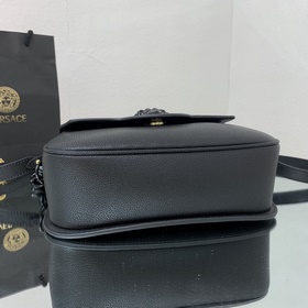 Versace Сумка-тофу Изготовлена в Италииз высококачественной кожи
