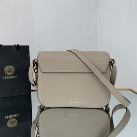 Versace Сумка-тофу Изготовлена в Италииз высококачественной кожи
