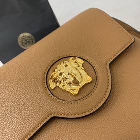 Versace Сумка-тофу Изготовлена в Италииз высококачественной кожи