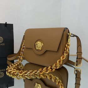 Versace Сумка-тофу Изготовлена в Италииз высококачественной кожи
