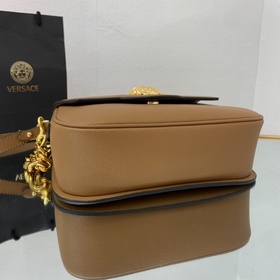 Versace Сумка-тофу Изготовлена в Италииз высококачественной кожи