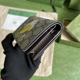 «В комплекте с оригинальной зеленой коробкой» Карточный держатель