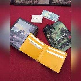 Gucci Высококачественный товар, кожа цвета фуроу-красного с этик