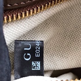 Сумка Gucci 621220 с пряжкой виде конской уздечкимеет куполообраз