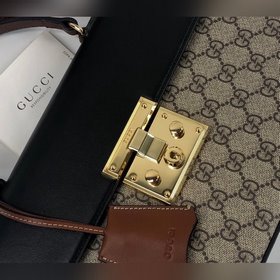 Новая модель Gucci, номер 453188, цвет коричневый, размер 28x19x1