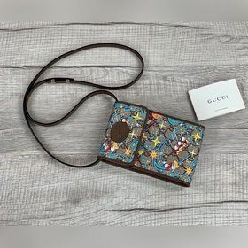 Сумка Gucci, новая модель № 647927 с изображением Дональда Дака, 