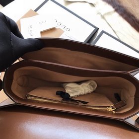 Сумка Gucci 602204 с пряжкой виде конской уздечки была представле