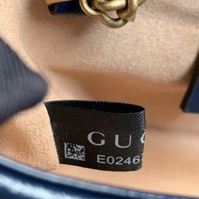 Модель Gucci： 574969 Новая модель GGMarmont изготовлена из белой 