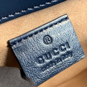 Модель Gucci： 574969 Новая модель GGMarmont изготовлена из белой 