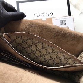 Модель сумки Gucci： 400249. Сумка с тисненым узором и пряжкой вид