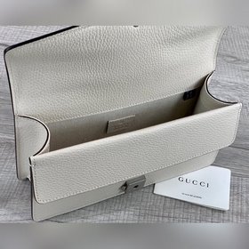 Новая модель сумки Gucci, номер модели 499623, белый цвет, размер