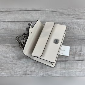 Новая модель сумки Gucci, номер модели 499623, белый цвет, размер