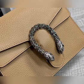 Новая модель сумки Gucci из кожи цвета абрикосового коричневого, 