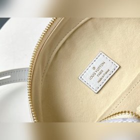 LV Модель M52294 Белая сумка BOITE CHAPEAU В коллекции осень-зима