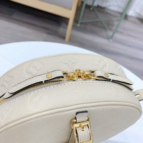 LV Модель M45276 Nicolas Ghesquiè переосмыслил классическую шляпн