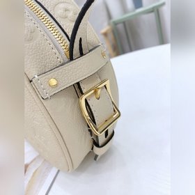 LV Модель M45276 Nicolas Ghesquiè переосмыслил классическую шляпн