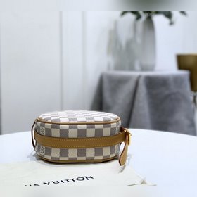 Сумка LV Monogram из парусины с отделкой из натуральной кожи В се