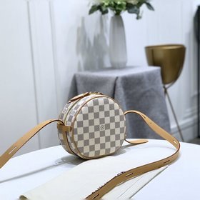 Сумка LV Monogram из парусины с отделкой из натуральной кожи В се