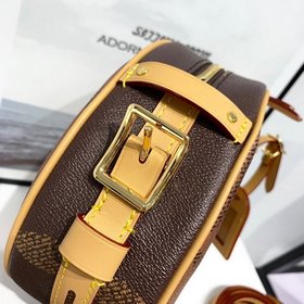 LV  Полотно с покрытием Monogram и Monogram Reverse VVN с отделк