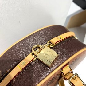 LV  Полотно с покрытием Monogram и Monogram Reverse VVN с отделк